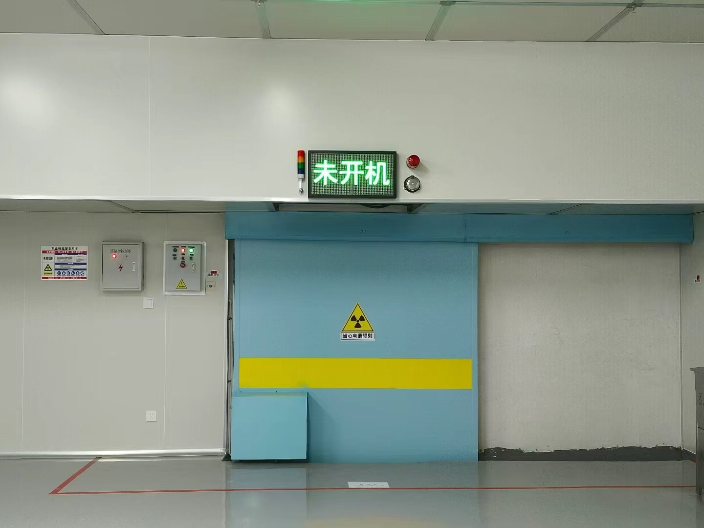 佛山铅门是什么材质